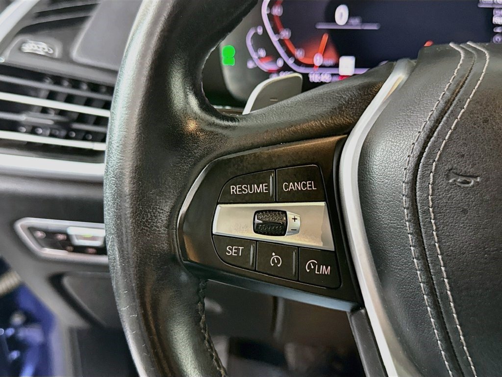 Used 2020 Phytonic Blue Metallic BMW sDrive40i image 10