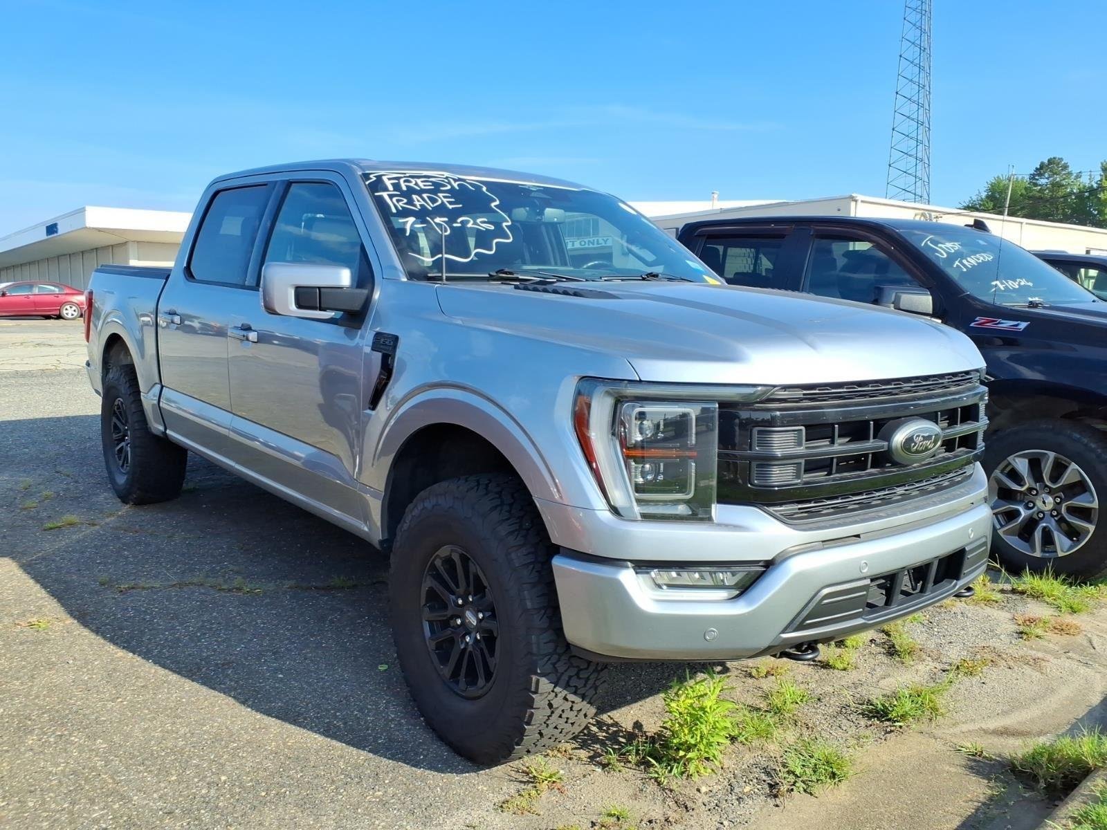 Used 2023 Iconic Silver Metallic Ford LARIAT image 3