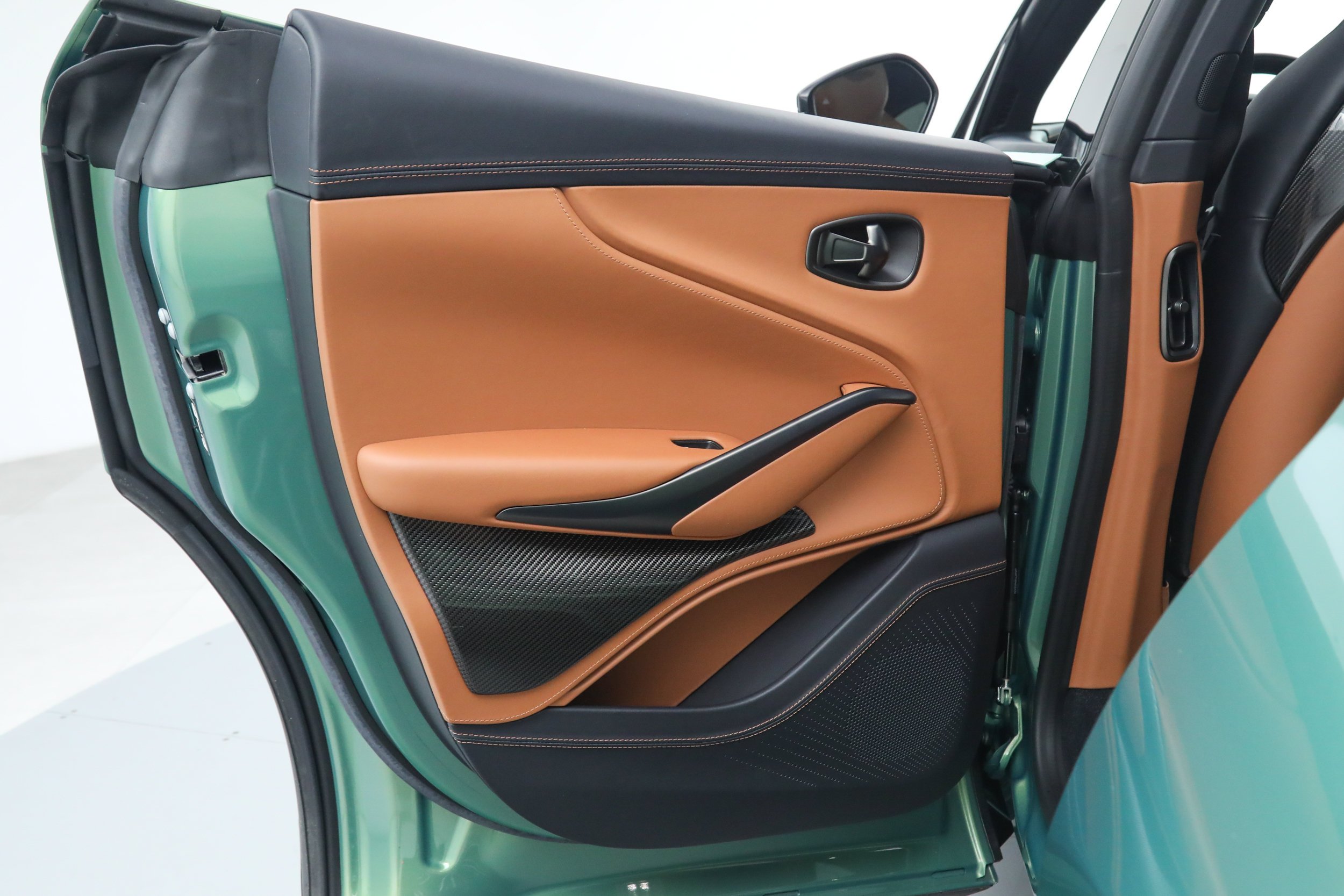 Used 2023 Green Aston Martin 707 image 32