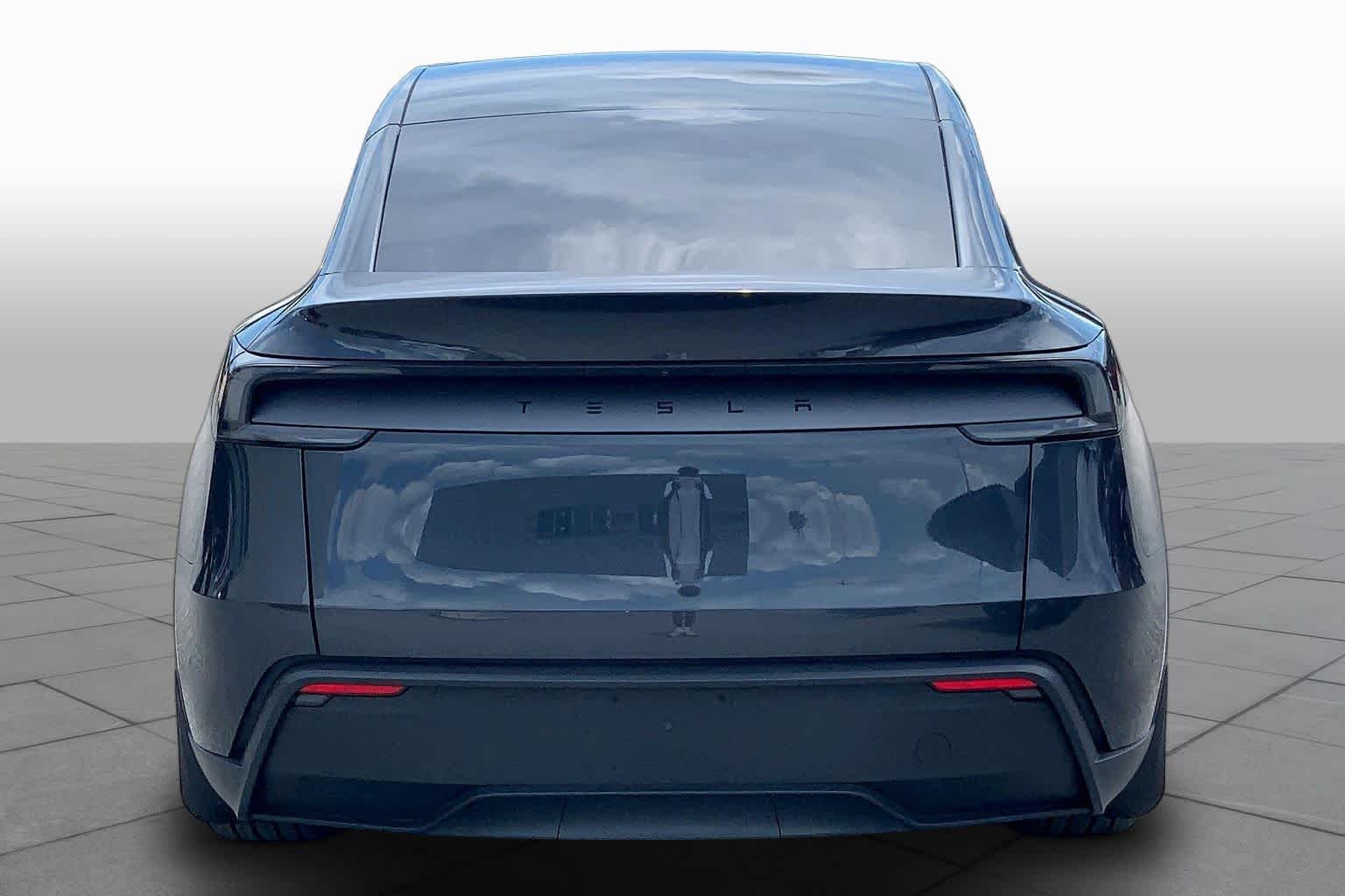 Used 2026 Stealth Gray Tesla  image 4