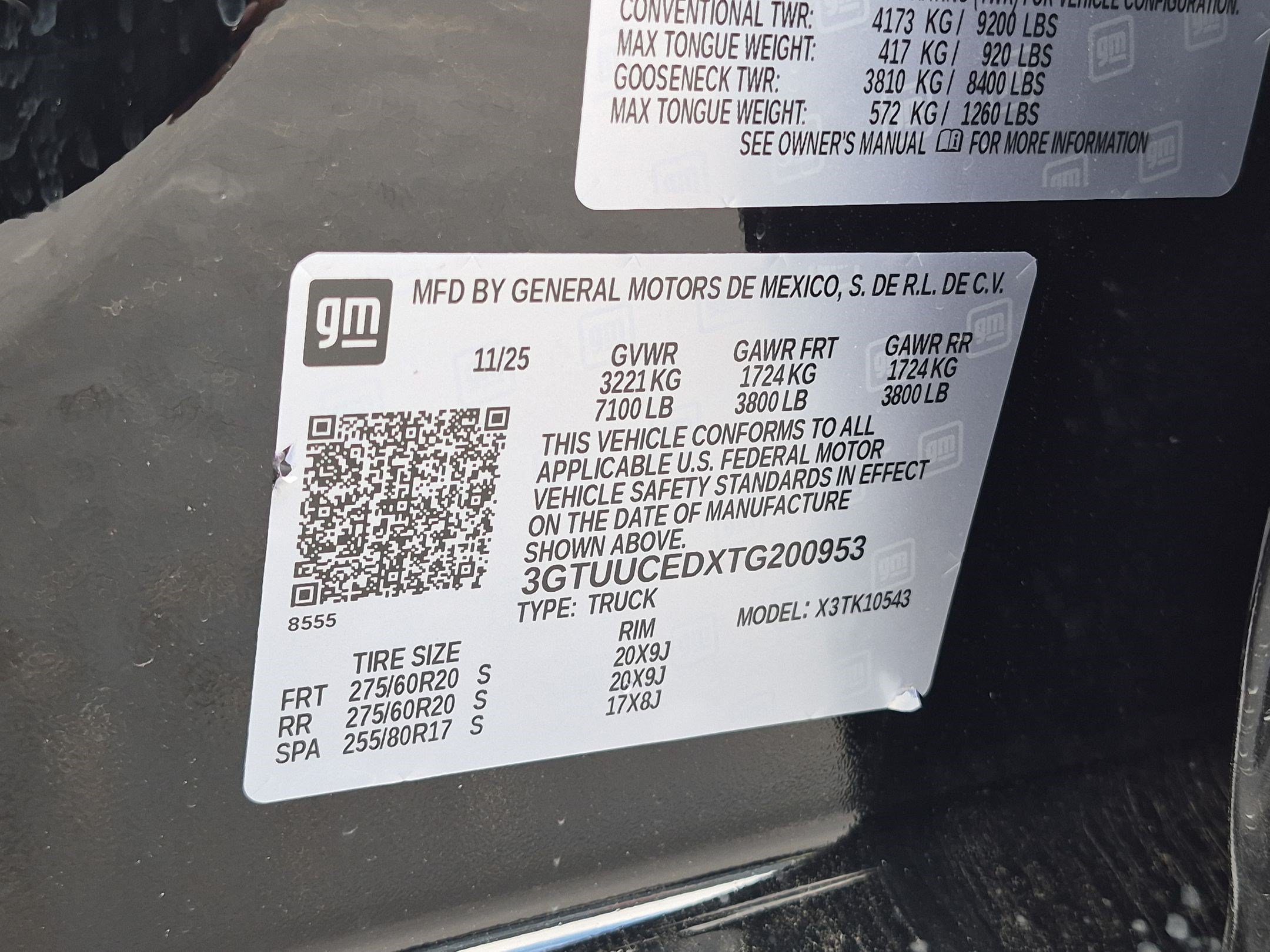 Used 2026 Onyx Black GMC Elevation image 35