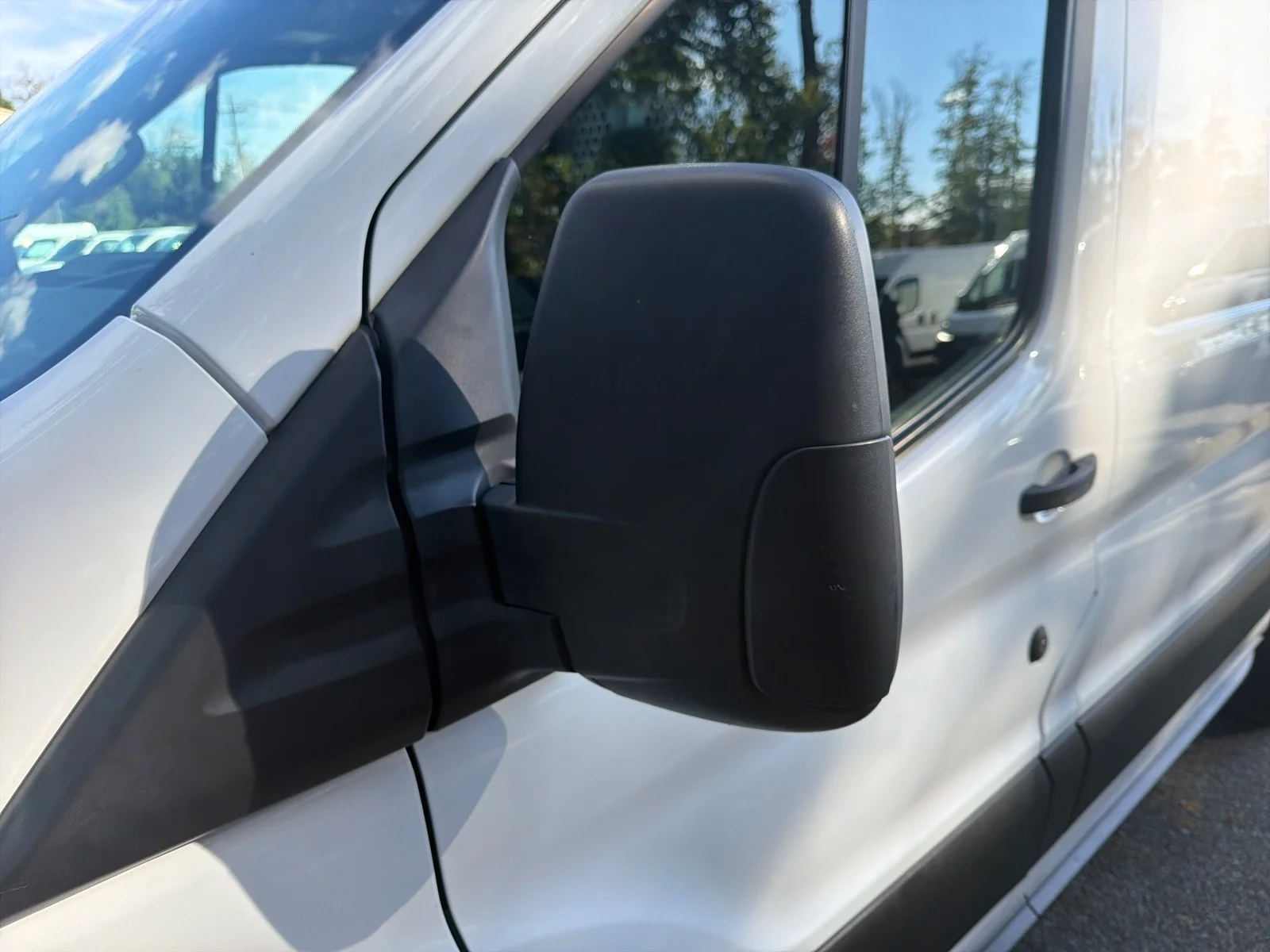Used 2020 Oxford White Ford T250 MED ROOF image 26