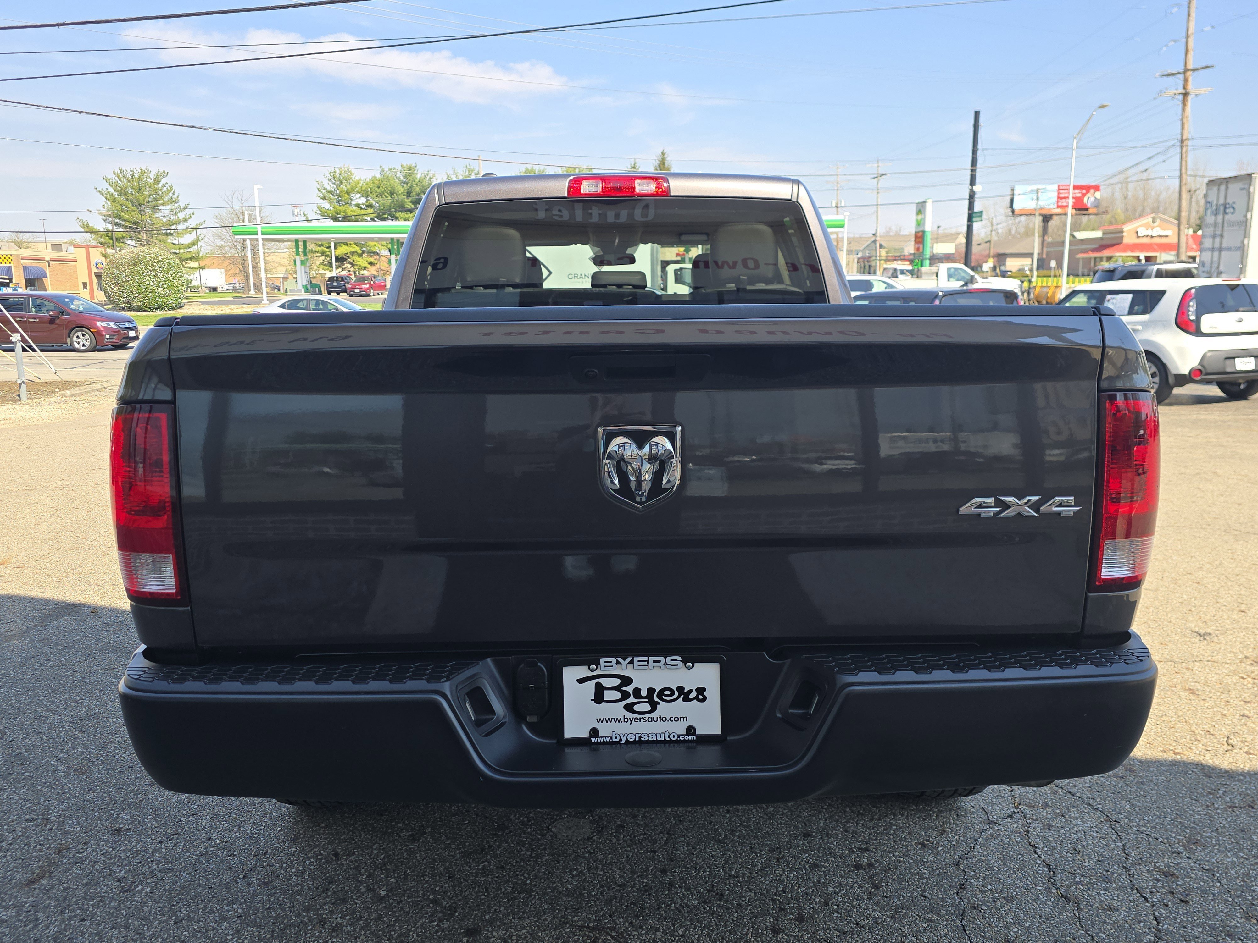 Used 2024 Granite Crystal Metallic Clearcoat Ram Tradesman image 6