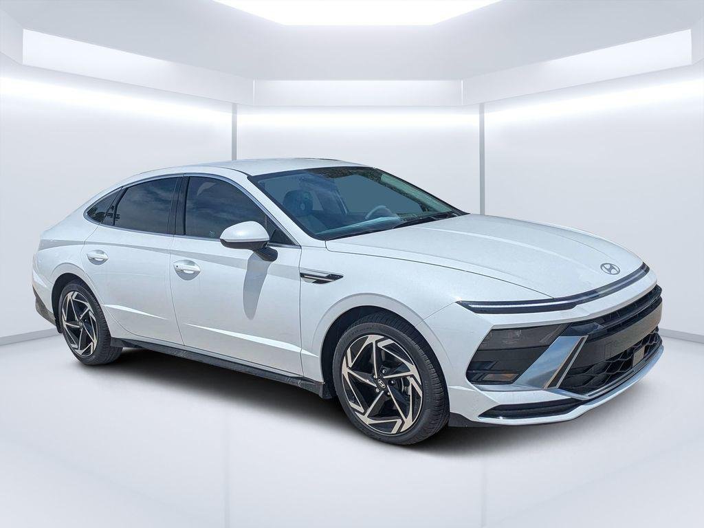 New 2026 White Hyundai SEL Sport image 1