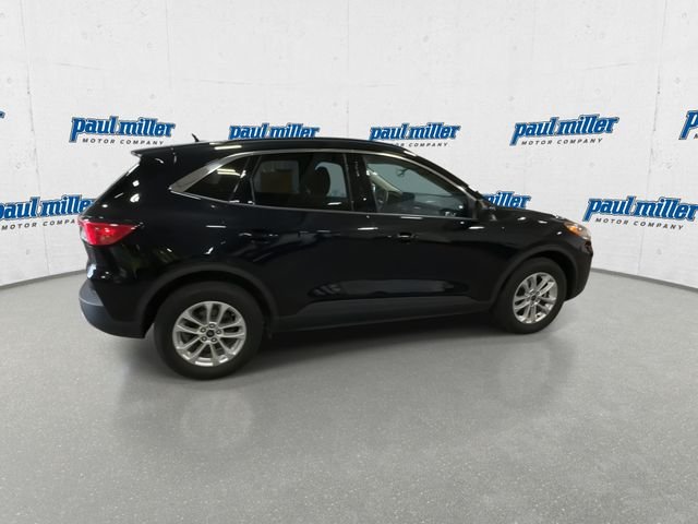 Used 2020 Black Metallic Ford SE image 12