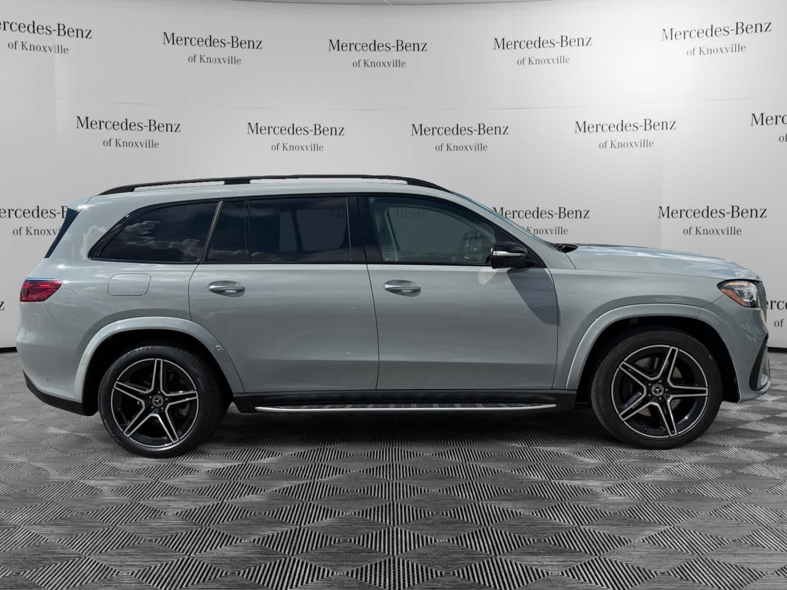 Certified Used 2024 MANUFAKTUR Alpine Grey Mercedes-Benz GLS 450 image 4
