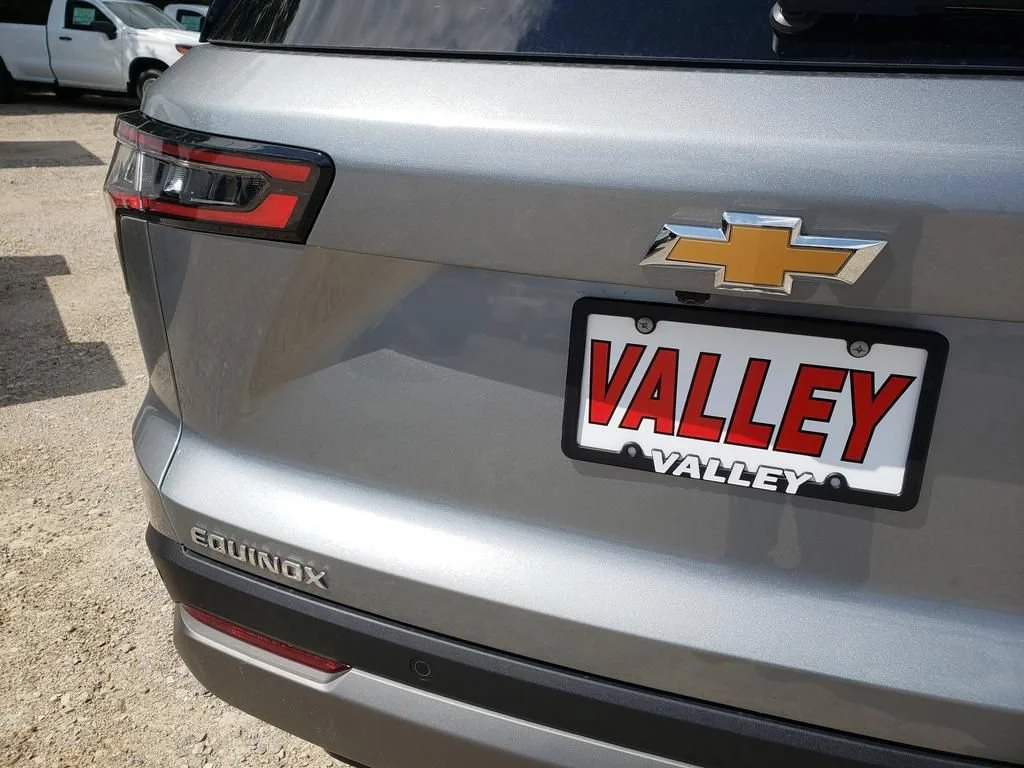 2027 Chevrolet Equinox LT - Photo 11