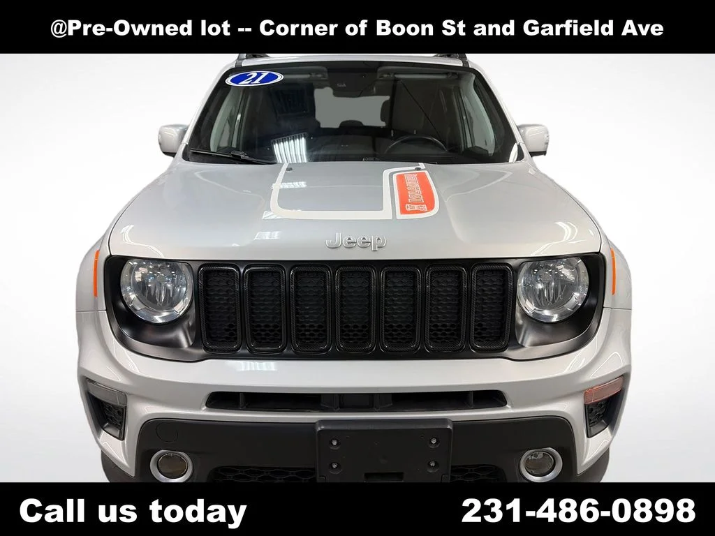 Used 2021 Silver Jeep Latitude image 10