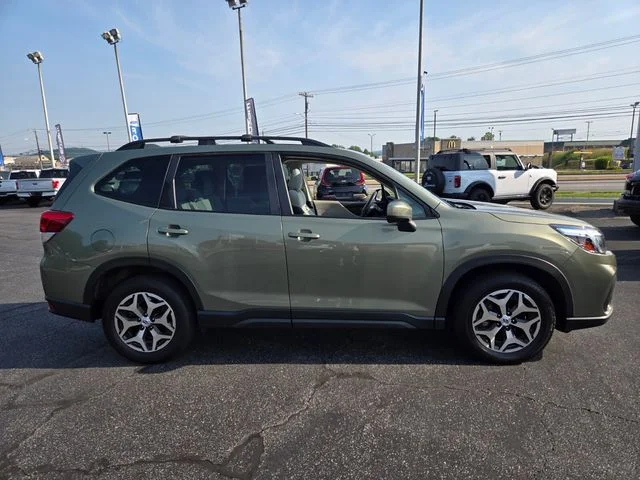 Used 2021 Green Subaru Premium image 9