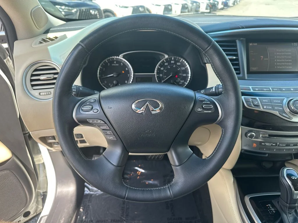 Used 2016 White INFINITI Base image 20