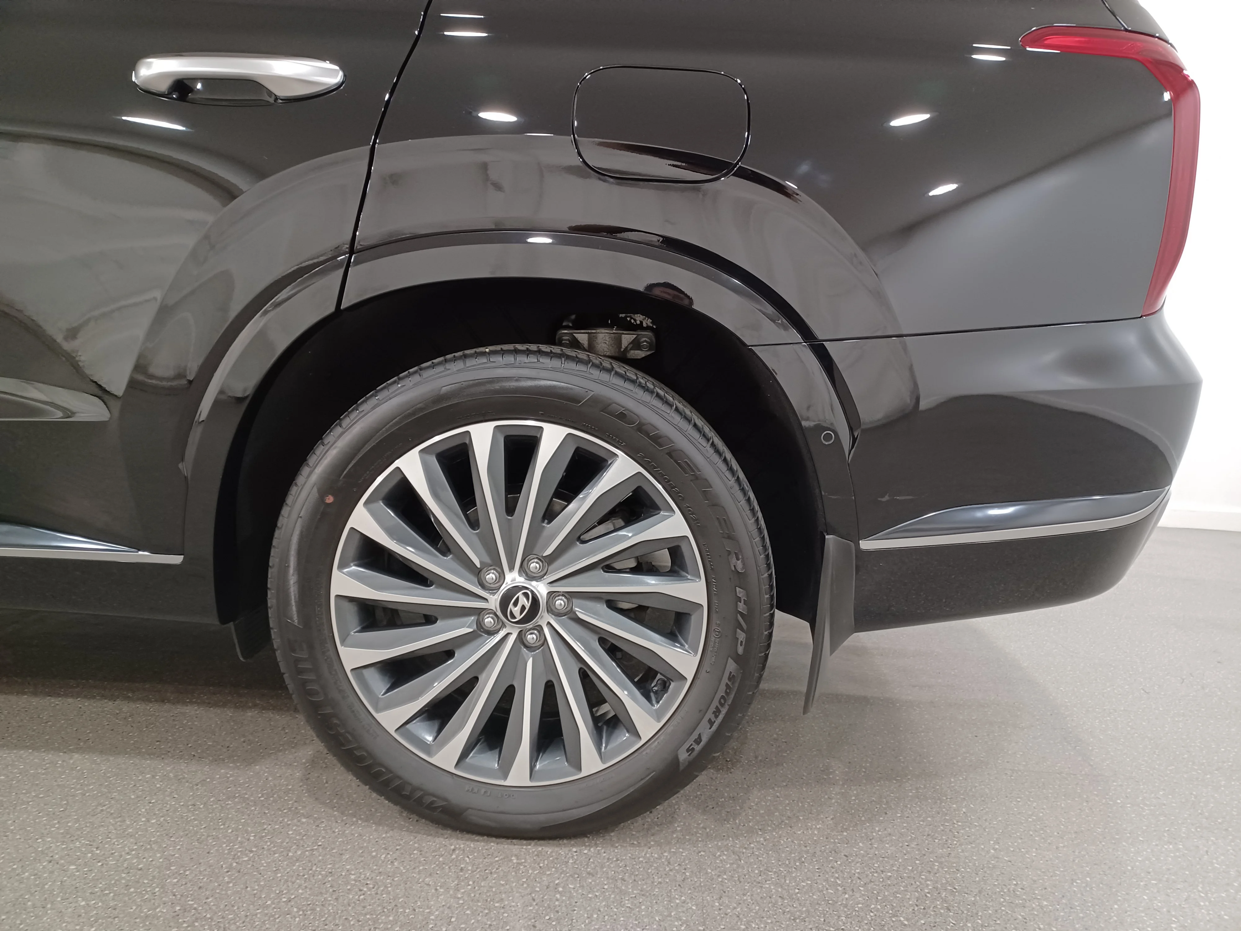 Certified Used 2024 Abyss Black Hyundai Ultimate Calligraphy AWD*7 Pass | Adaptive Cruise | Remote Start | Nav | 360 Cam | Cooled Leather image 23