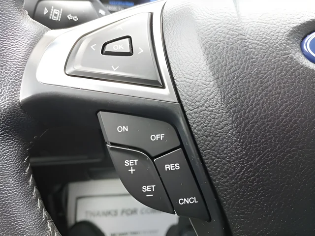 Used 2022 Silver Ford SEL image 17