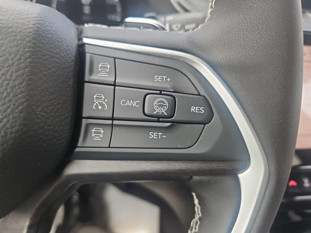 New 2026 Silver Zynith Jeep Laredo Altitude image 23