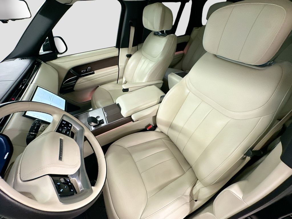 Used 2025 Santorini Black Metallic Land Rover Autobiography image 5