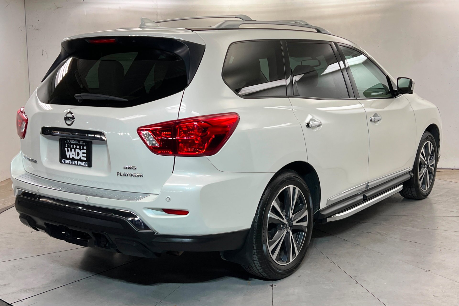 Used 2020 Pearl White Tricoat Nissan Platinum image 6