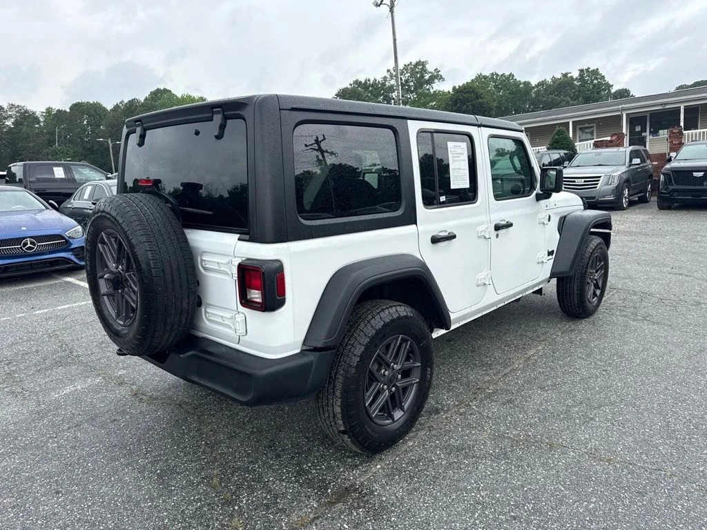 Used 2025 White Jeep Sport S image 5