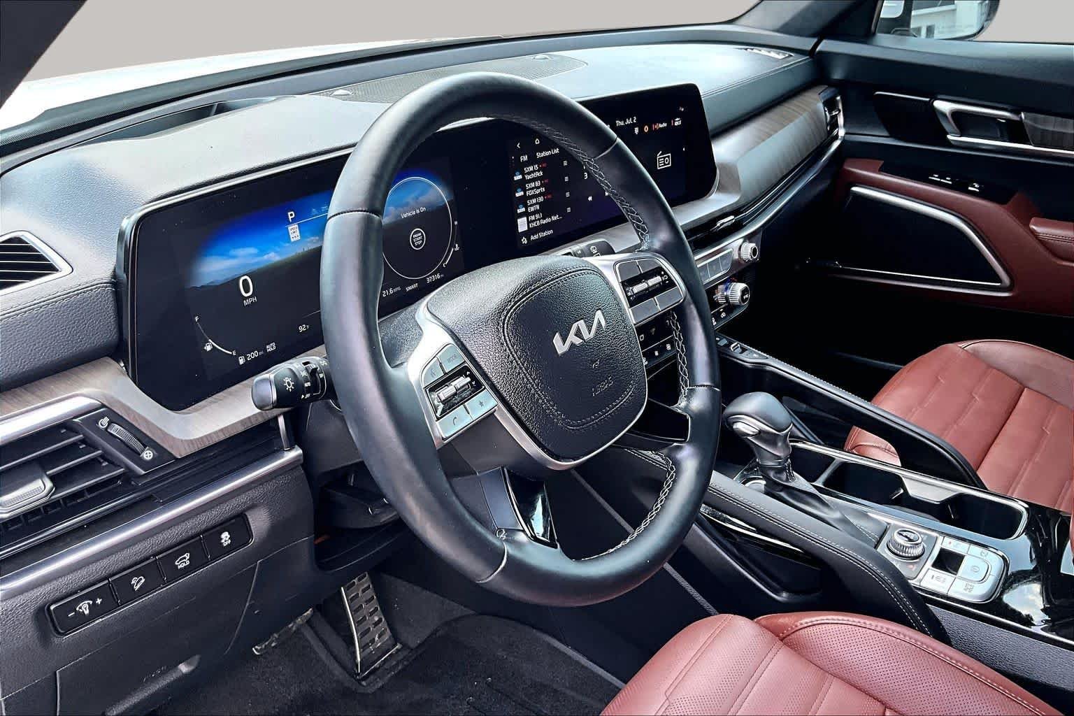 Certified Used 2024 Glacial White Pearl Kia SX Prestige image 18
