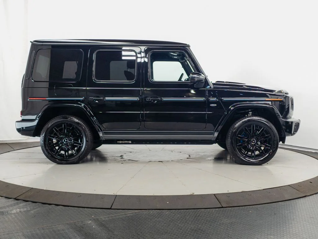 Certified Used 2025 Black Mercedes-Benz G 580 image 34