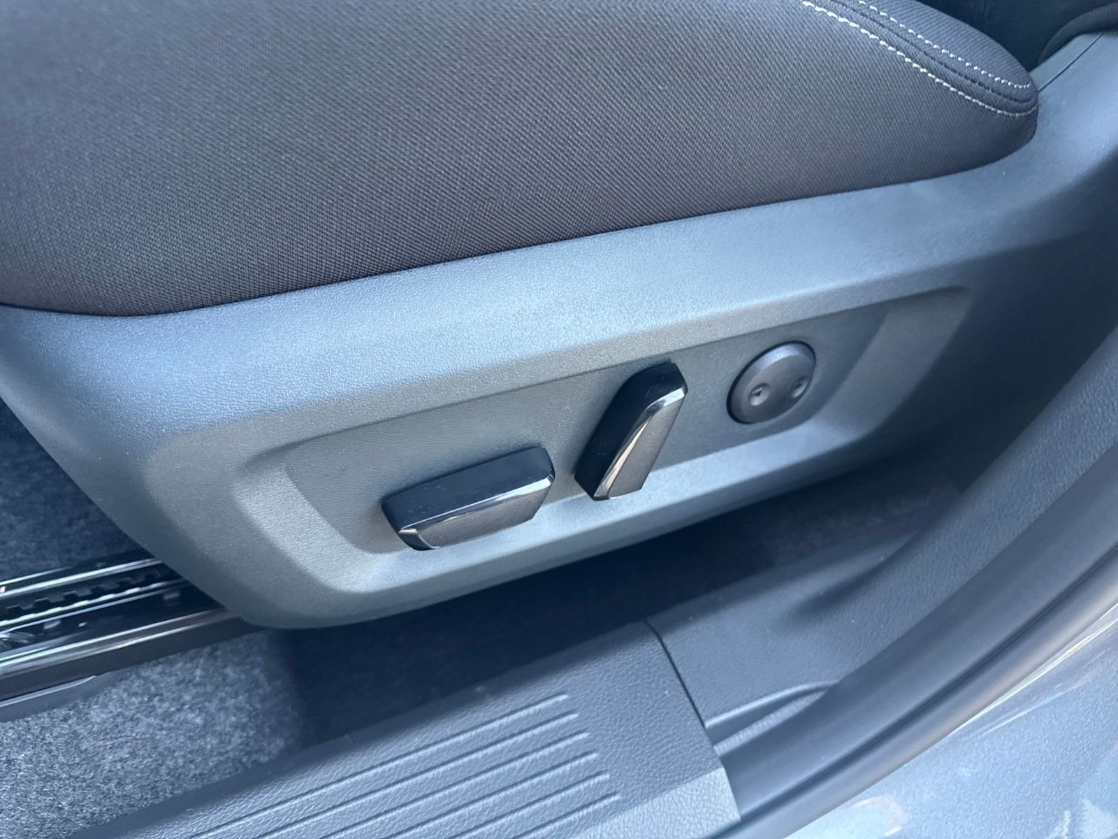 New 2026 Nissan Rogue SV 4D Sport Utility