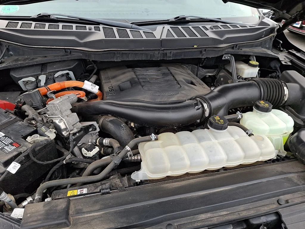 Certified Used 2022 Black Metallic Ford Lariat image 32