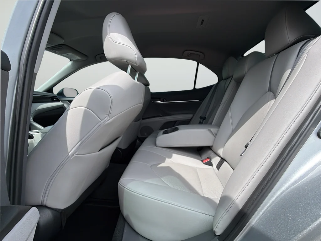 Used 2022 Silver Toyota XLE image 25