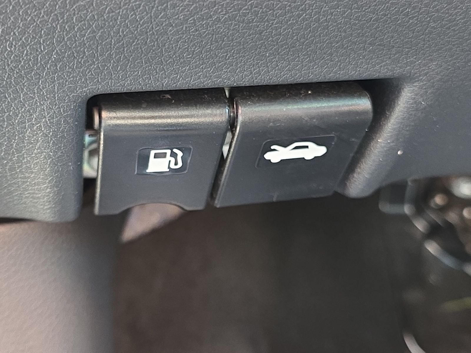 Used 2017 Gray Nissan SR image 31