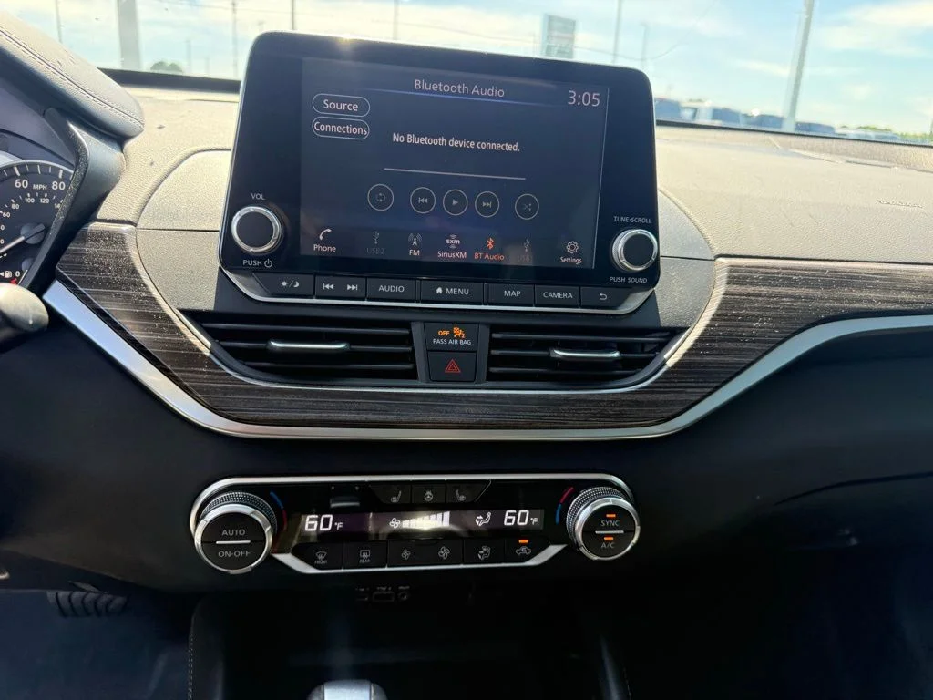 Used 2020 Gray Nissan 2.5 Platinum image 11