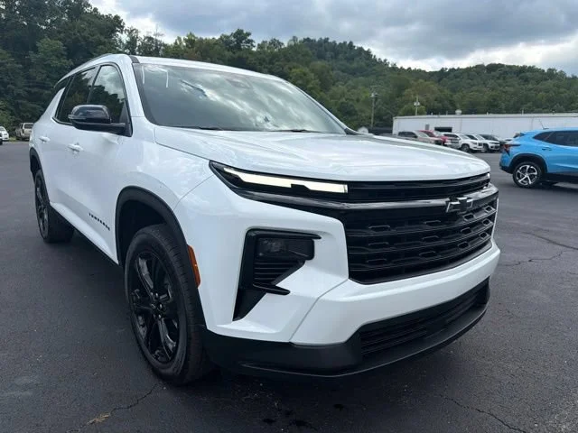 New 2027 Summit White Chevrolet LT image 2