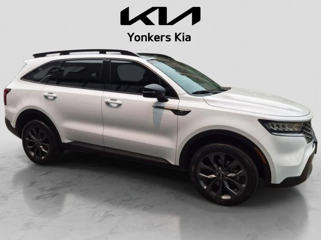 Used 2023 White Kia X-Line EX image 4