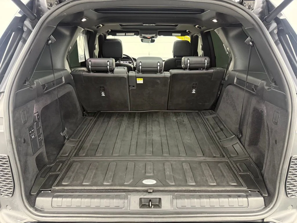 Used 2023  Land Rover S R-Dynamic image 10