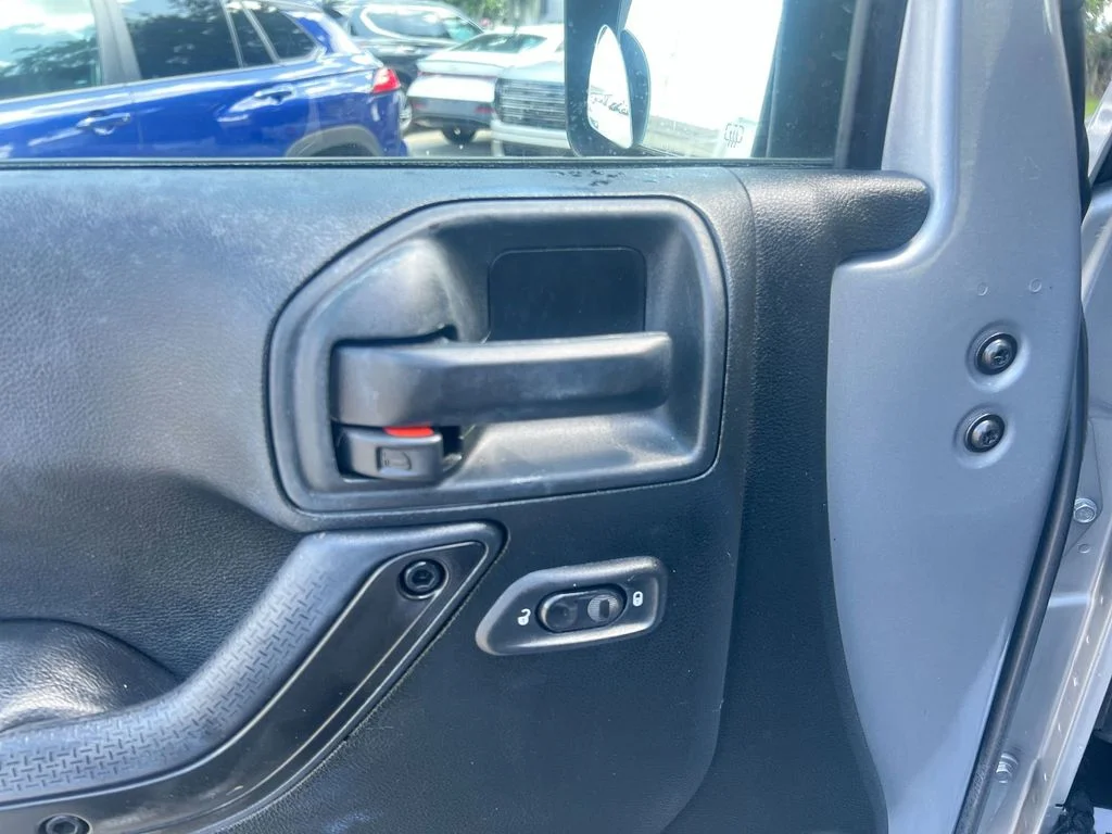 Used 2017 Silver Jeep Unlimited Sahara image 14