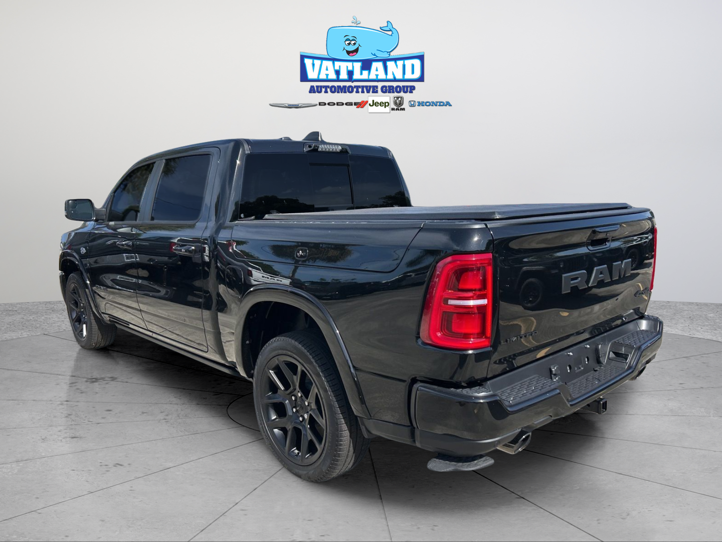 New 2026 Diamond Black Crystal Pearl-Coat Exterior Paint RAM Limited image 3