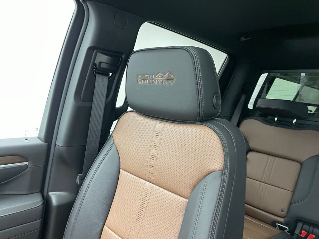 Used 2026 Summit White Chevrolet High Country image 48