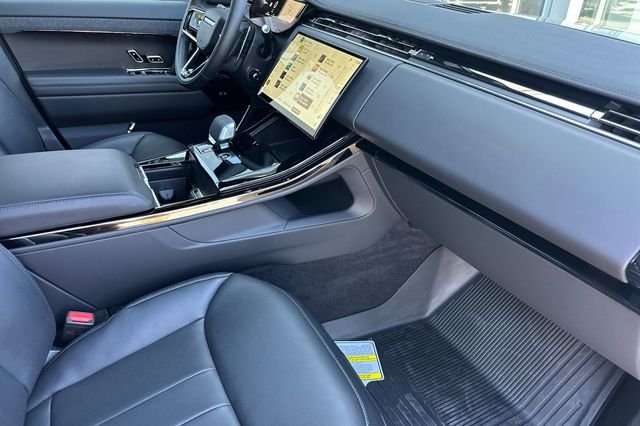 New 2026 Black Land Rover Dynamic SE image 14