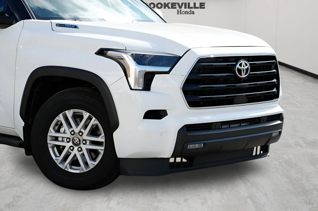 Used 2026 Ice Cap Toyota SR5 image 3