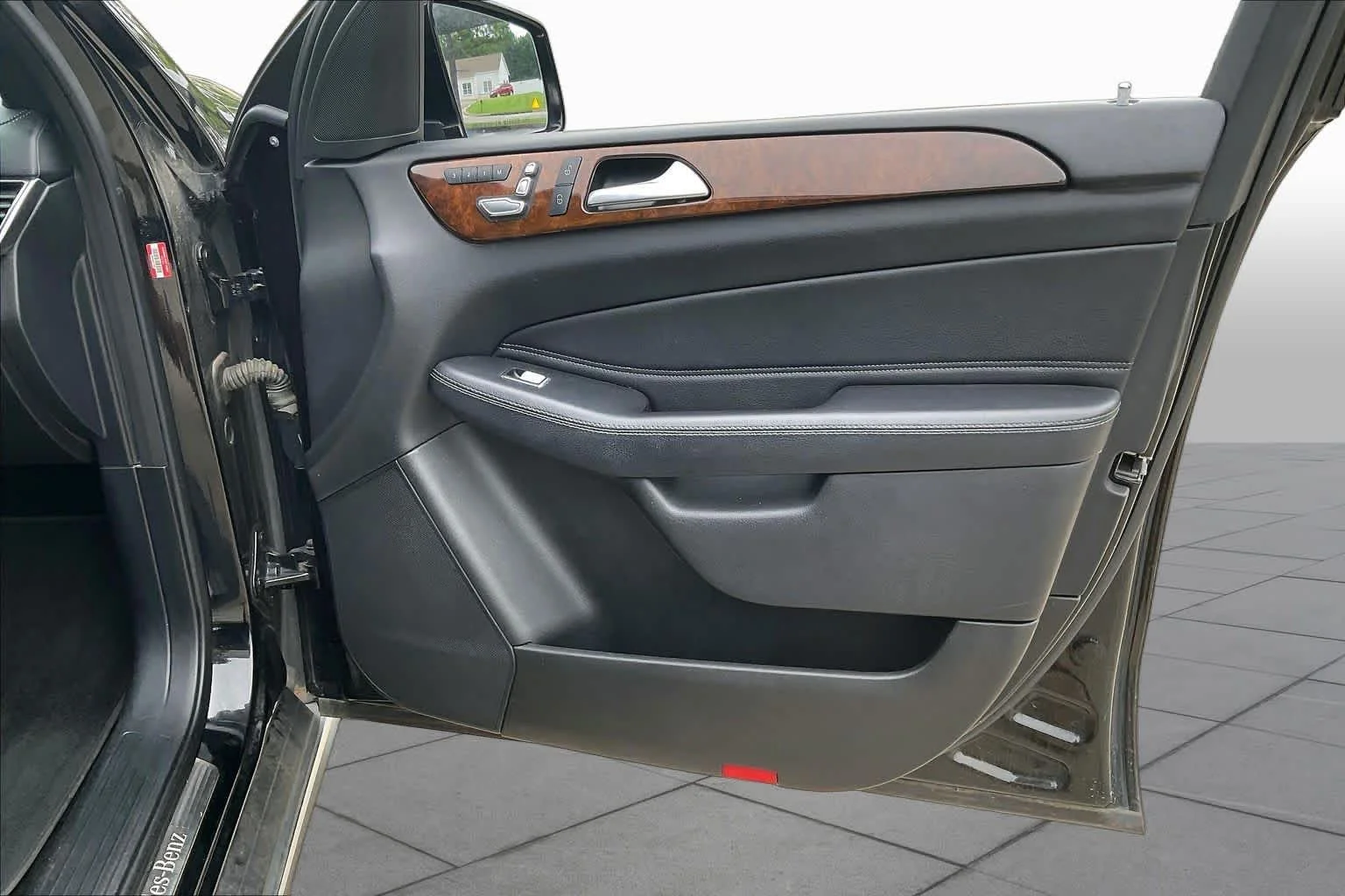 Used 2019 Brilliant Blue Metallic Mercedes-Benz GLS 450 image 22