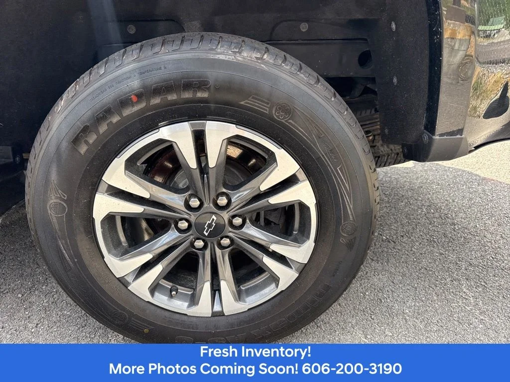 Used 2022 Black Chevrolet Z71 image 9