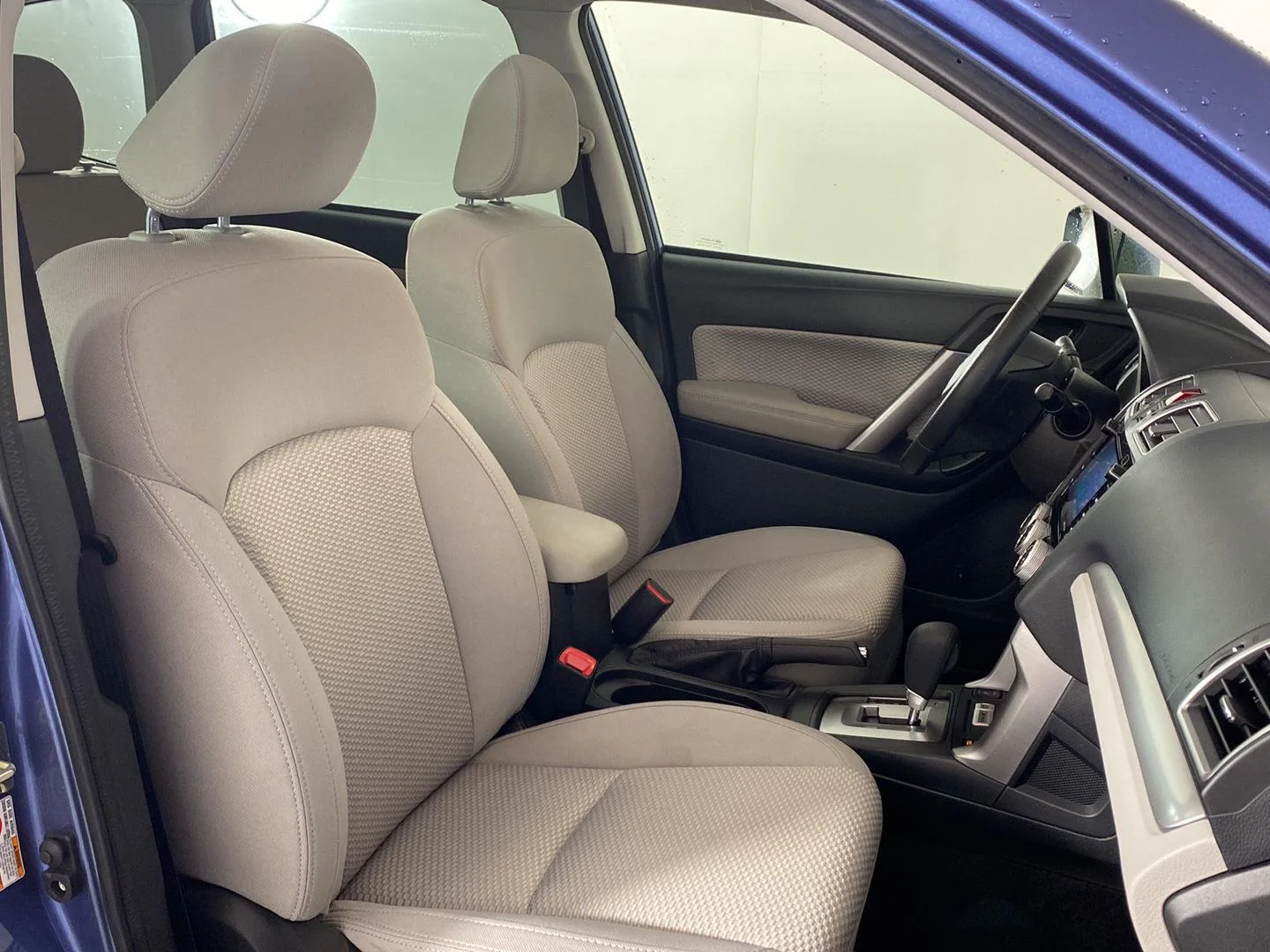 Used 2018 Quartz Blue Pearl Subaru Premium image 23