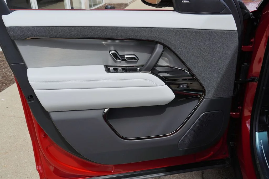 New 2026 Firenze Red Land Rover SE image 11