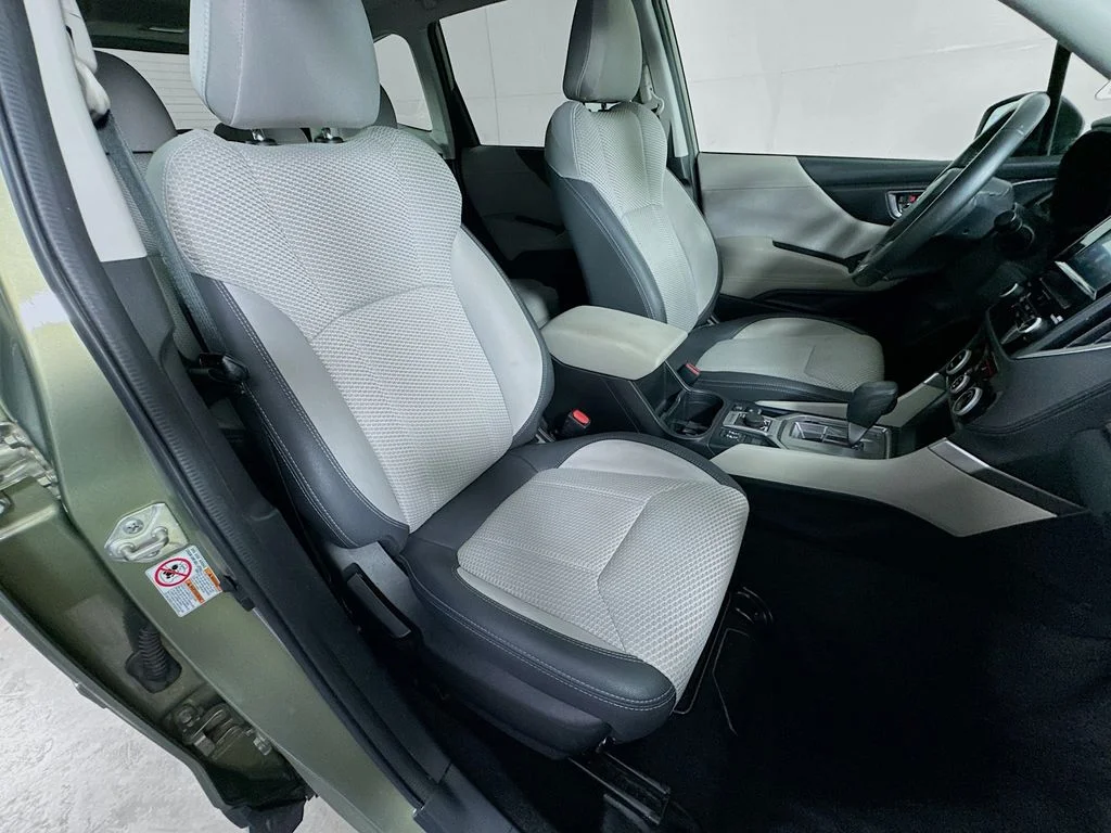 Used 2019 Green Subaru Premium image 36