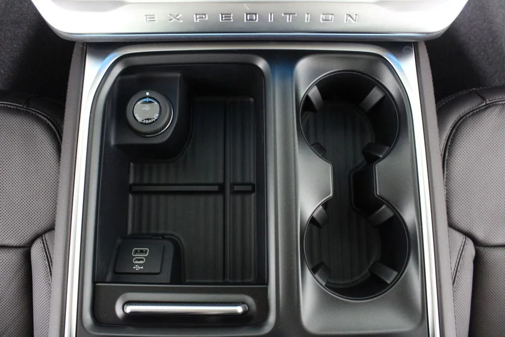 New 2026 Agate Black Metallic Ford Platinum image 28