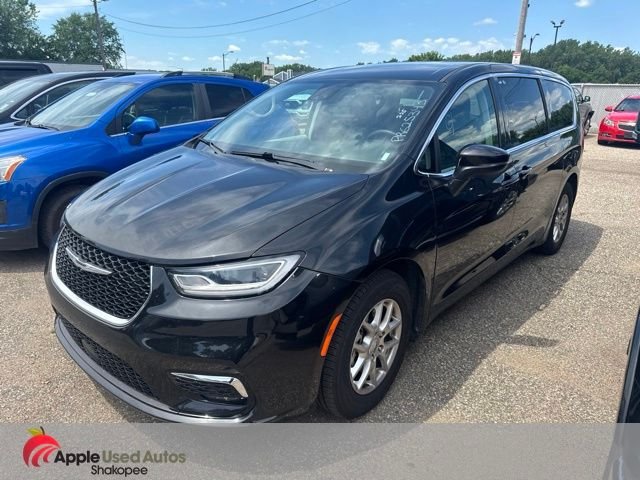 Used 2023 Black Chrysler Touring L image 2