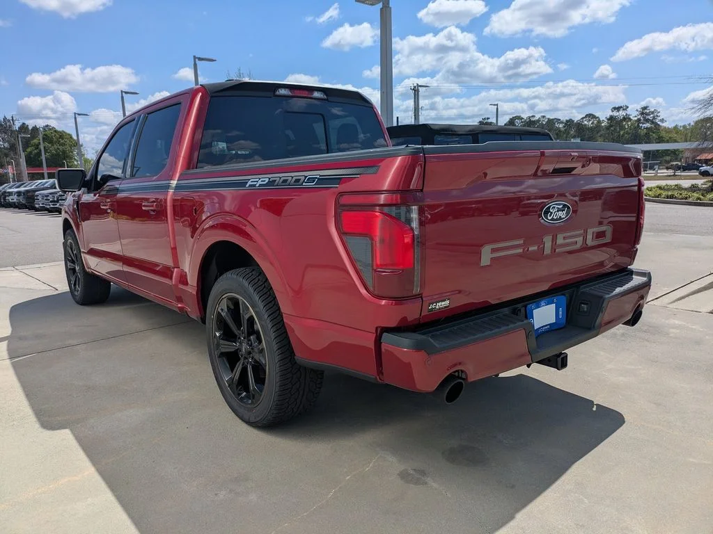 New 2026 Ruby Red Metallic Tinted Clearcoat Ford XLT image 6