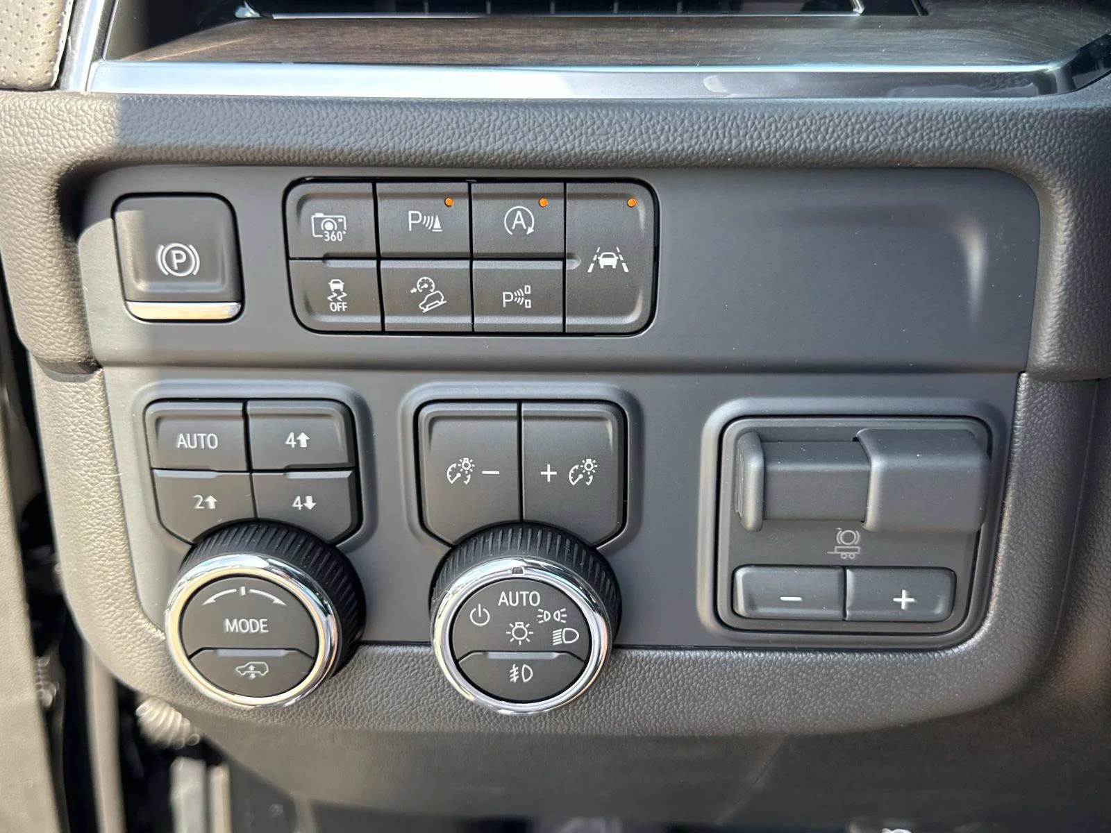 2026 Chevrolet Suburban High Country - Photo 31
