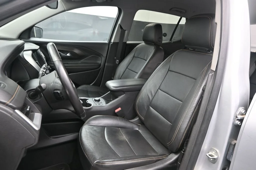 Used 2021 Silver GMC SLT image 19