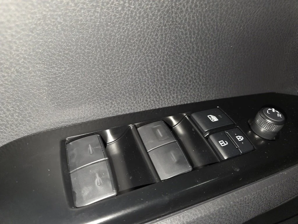 2026 Toyota Camry SE - Photo 12