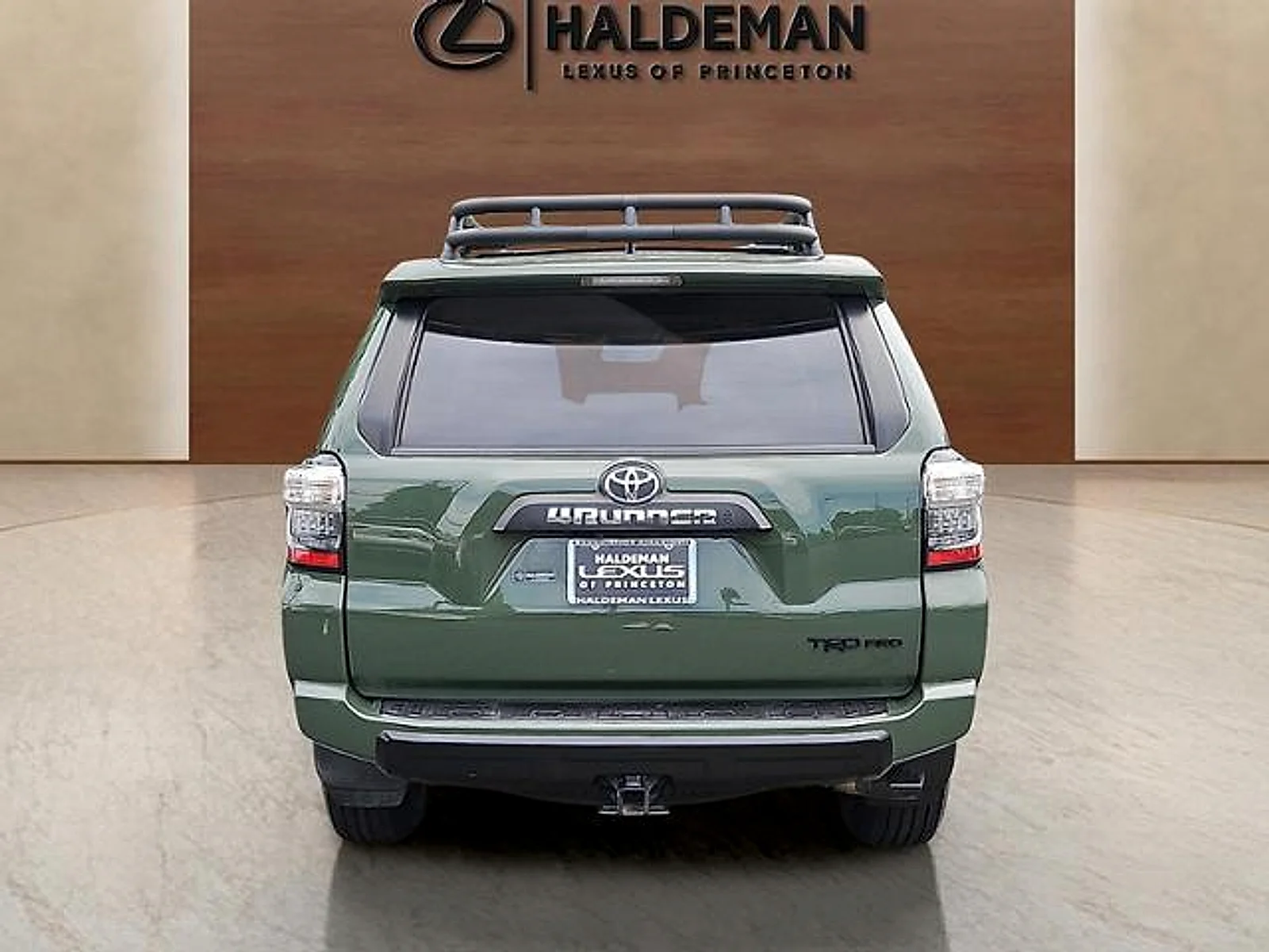Used 2020 Hunter Green Toyota  image 5