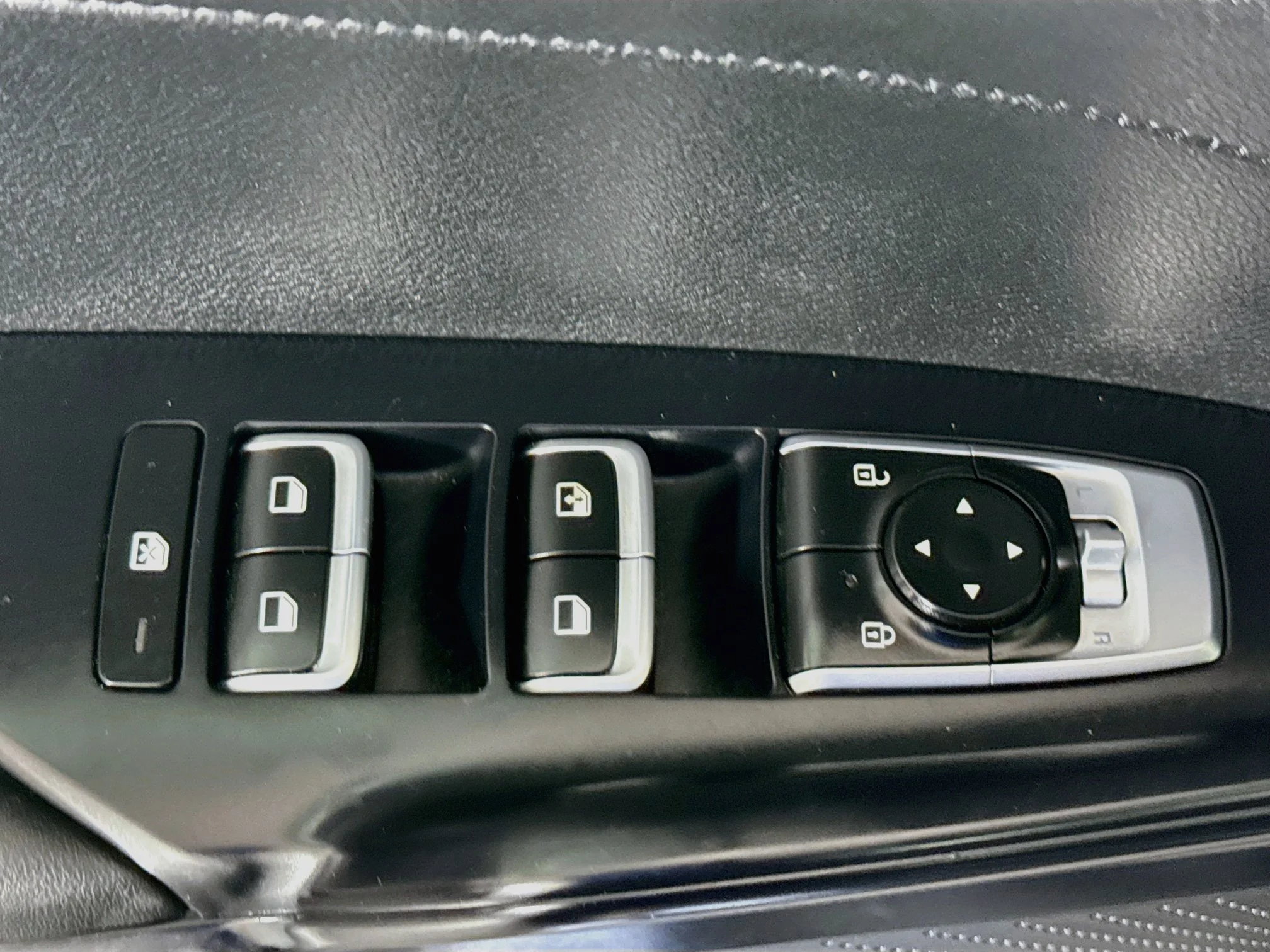 Used 2023 Gravity Gray Kia LXS image 20