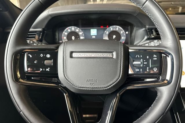 New 2026 Santorini Black Land Rover Dynamic SE image 22