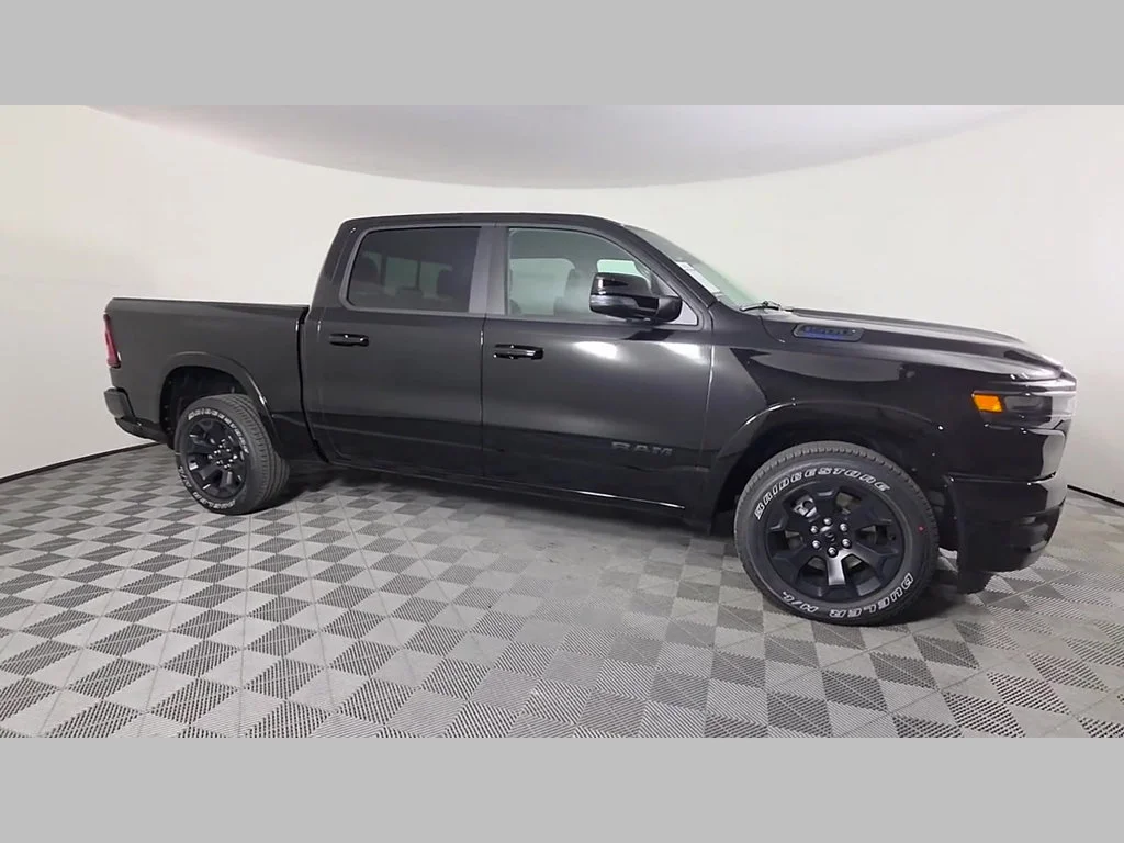 New 2027 Diamond Black Crystal Pearl-Coat Exterior Paint RAM Big Horn image 22